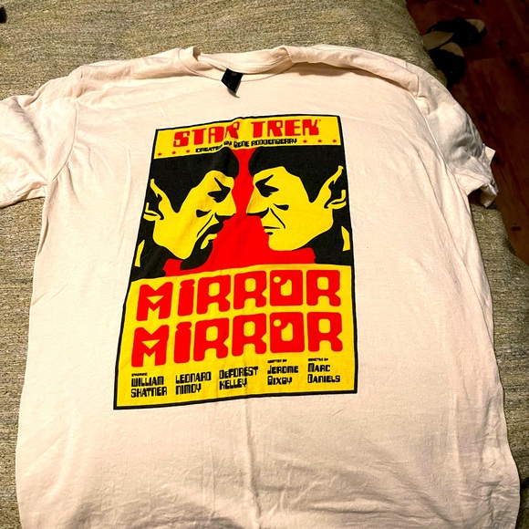 Loot Crate Exclusive Star Trek T Shirt - Picture 1 of 1
